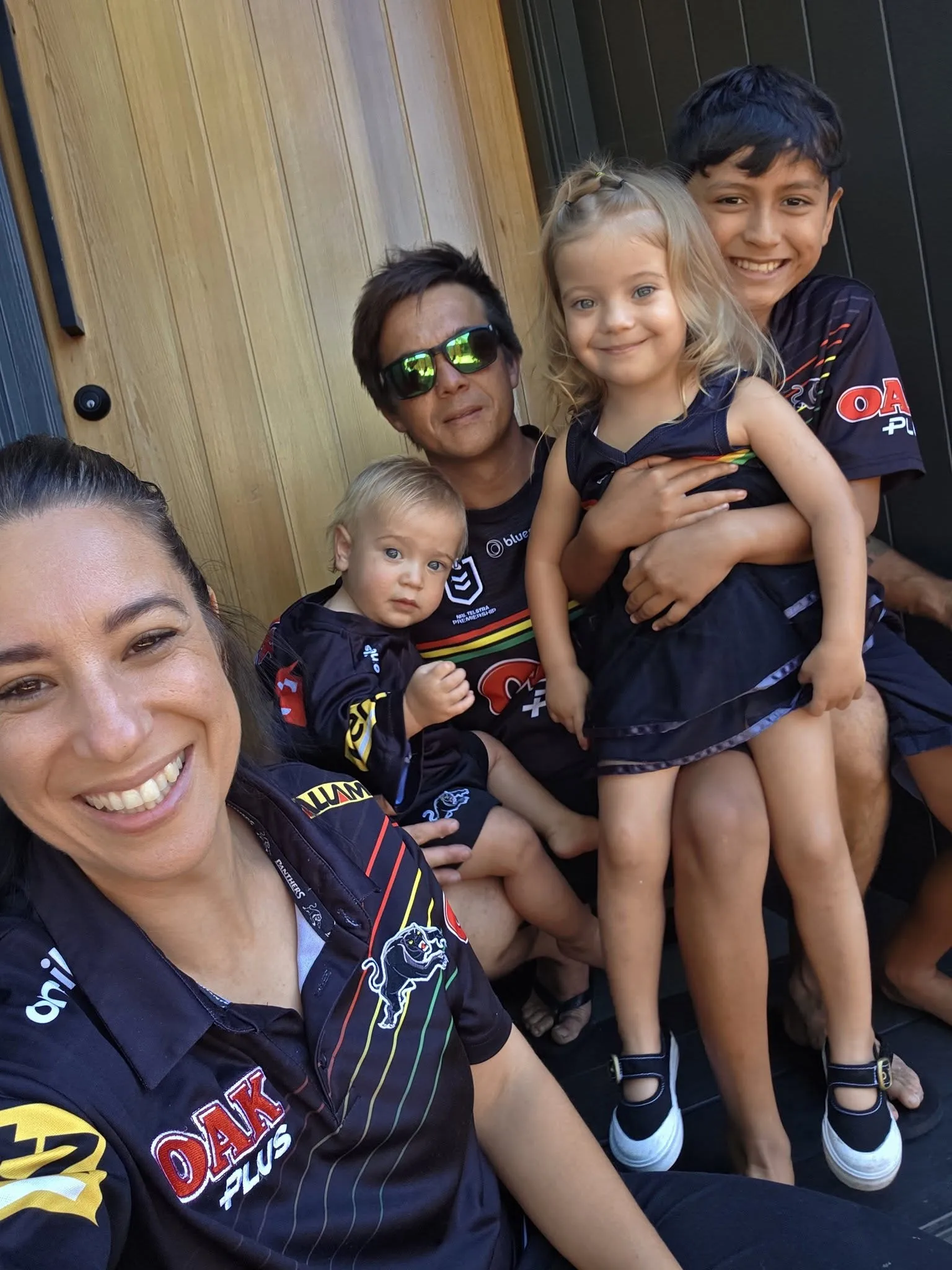 Kyle and Suzy, owners of CBI Blinds Lake Macquarie, with their family